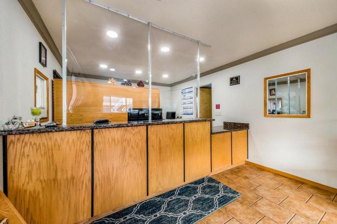 Americas Best Value Inn - Ukiah Bagian luar foto
