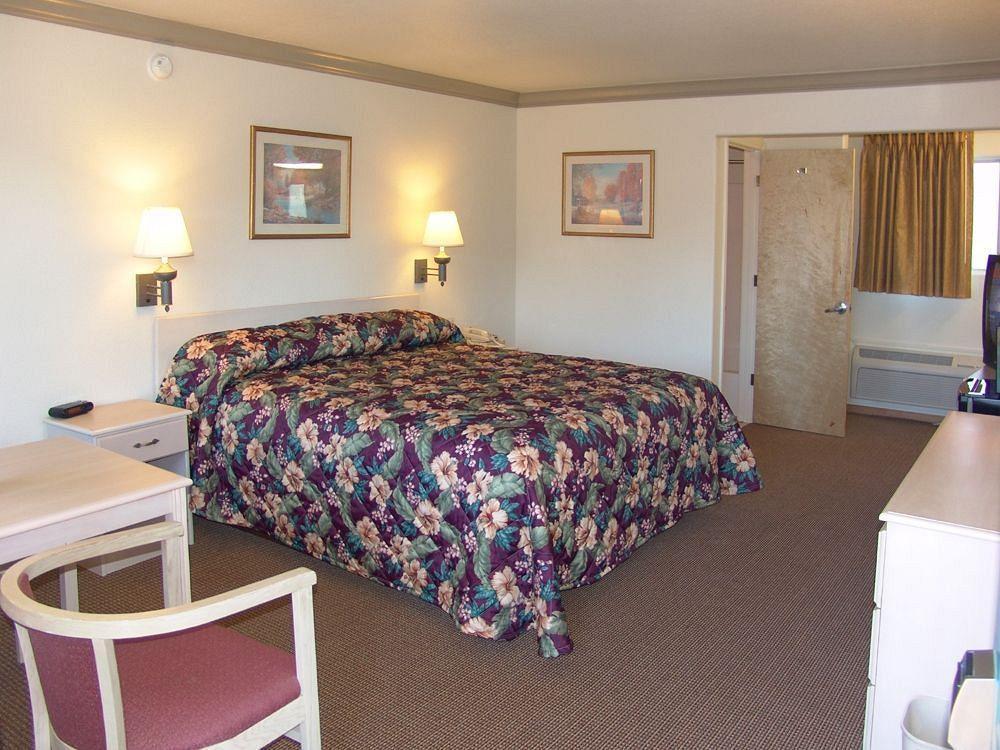 Americas Best Value Inn - Ukiah Bagian luar foto
