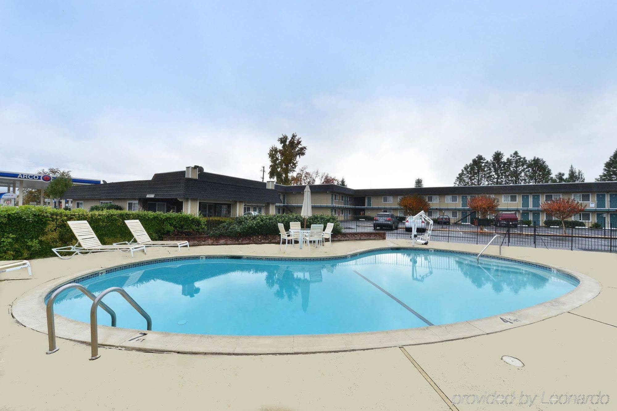 Americas Best Value Inn - Ukiah Bagian luar foto