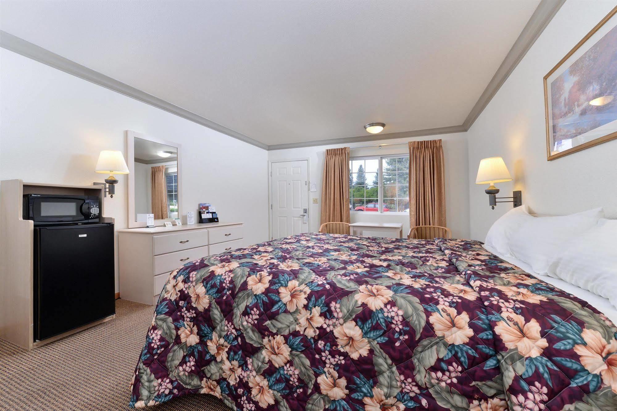Americas Best Value Inn - Ukiah Bagian luar foto
